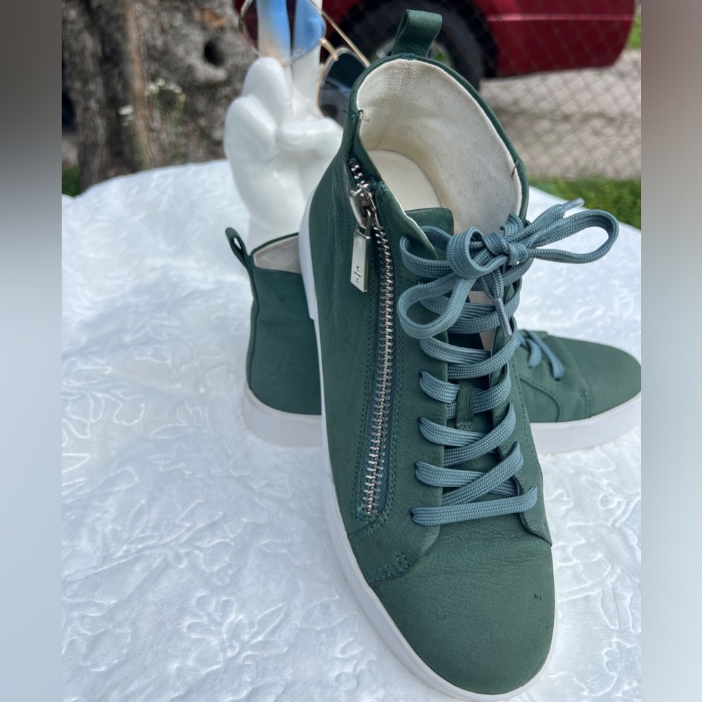 Kenneth Cole Green High-Top Leather Sneakers with Side Zip